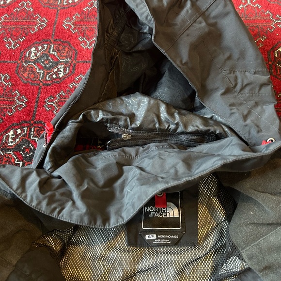THE NORTH FACE Men's Jacket - Picture 3 of 6